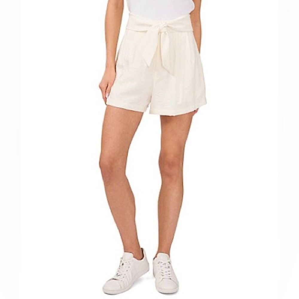 NEW CeCe White Shorts Women Size 16